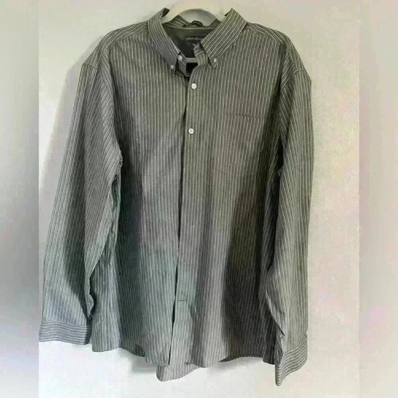 Eddie Bauer Men’s Striped Button Down Dress Shirt Wrinkle Free Relaxed Fit XL - Picture 1 of 3